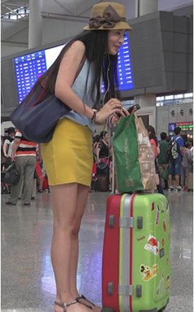 黄裙美女