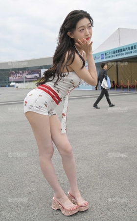 热裤绵绵 [25P]