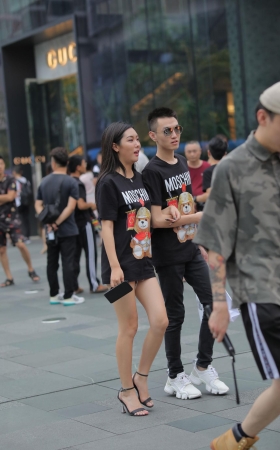 每次见你都是路长腿