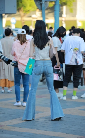 超紧身蓝牛小姐姐