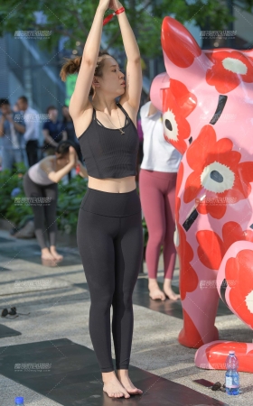 热身黑色紧身 [24P]