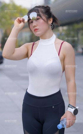 紧身美女** [17P]