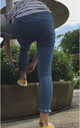 牛仔小妹