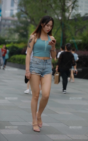 小背心，热裤大长腿 [19P]