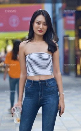 紧牛小姐姐 [22P]