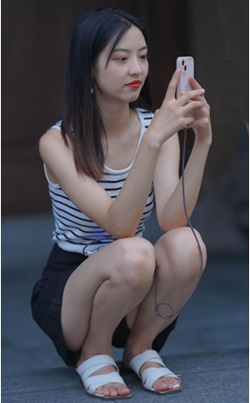 红唇小姐姐(66P)