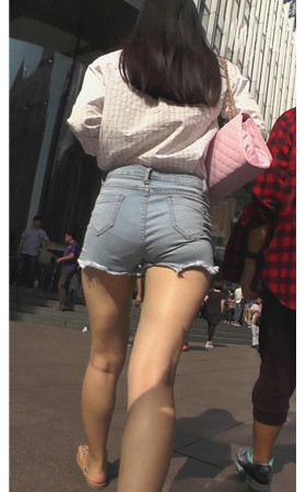 牛仔热裤美女