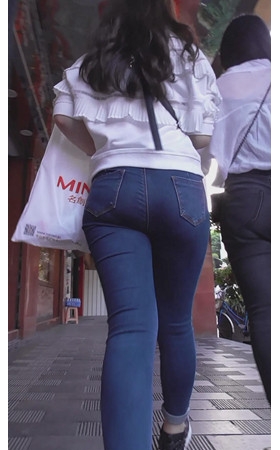 牛仔紧身裤小妹