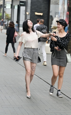高跟美女的腿好白