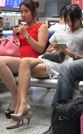 性感高跟美腿连衣裙街拍美女