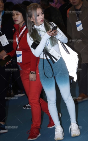 这臀形穿紧身裤正好 [14P]