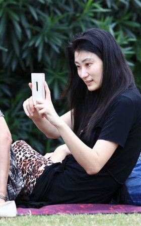 No1089 美貌少妇玉足性感露出，平时你真没机会遇见
