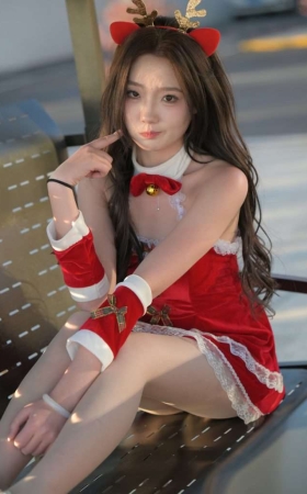 一始街拍作品  圣诞美眉 [1644P8V-38.0GB]