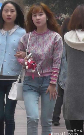 紧身蓝牛高跟苗条妹子超级甜美可爱 [3.16 GB]