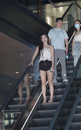220810-55 热裤长腿