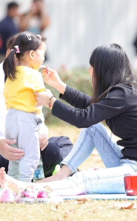 No1083 美丽少妇一双细长玉足的性感度爆棚 第2套
