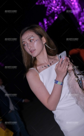 靓丽白裙小姐姐 [14P]