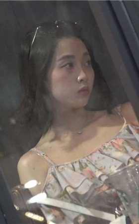 4K - 吊带裙凉高美足气质女神范 [1.08 GB/avi]