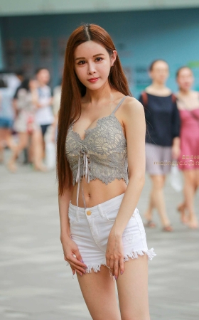 可爱巨乳瓷娃娃 [25P]