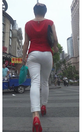 白色紧身微透妹子