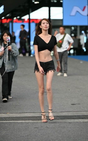 241118-61=48√骨感大长腿小姐姐 7P