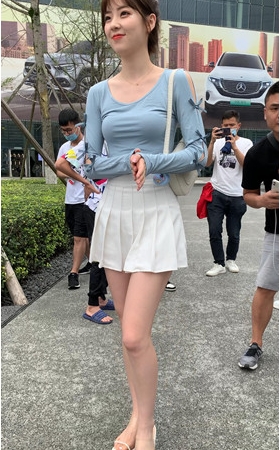 【套图+视频】白色百褶裙美女