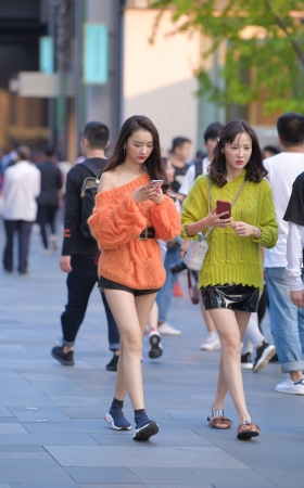 倆闺蜜，老规矩，选一个