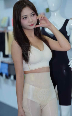 甜美可人内衣模特 [66P-942MB]