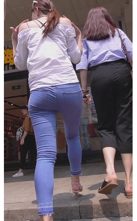 蓝牛紧身长裤妹
