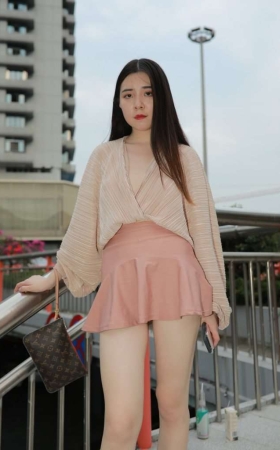 可爱的粉色短裙小姐姐 [986P6V-23.1GB]
