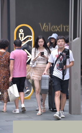 丰满的美腿美女3A3393[318M]