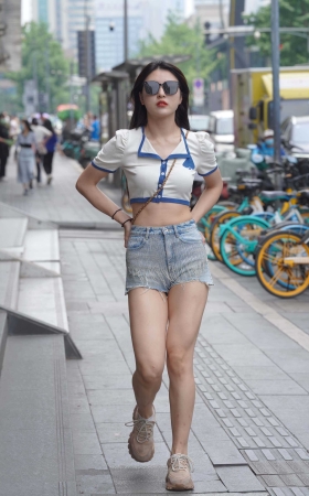 [kaine专区] 牛仔热裤美女<font color=red> [10P]</font>