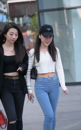 小白鞋牛仔裤 [65P-1.44GB]