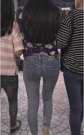 牛仔裤妹子