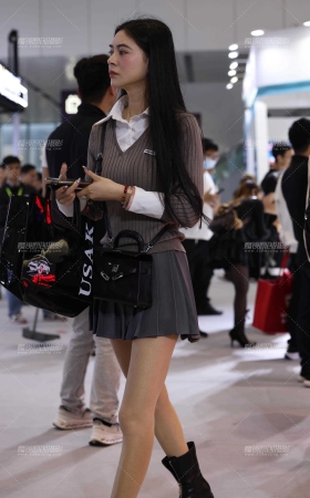 20250228灰色丝袜长腿小姐姐 [14P]