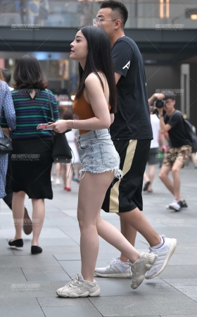 性感热裤翘臀女友 [19P]