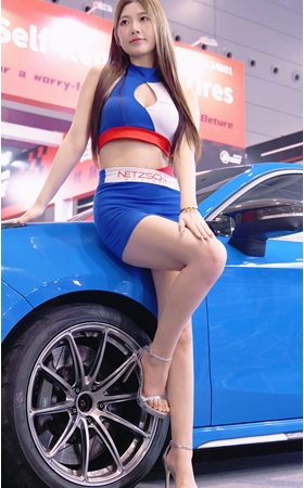安妮的蓝色包臀裙