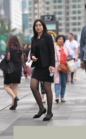典型的职工制服黑丝小姐姐3A3946[199M]