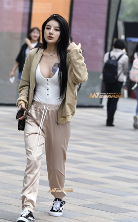 性感美胸纹身撩人 [15P]