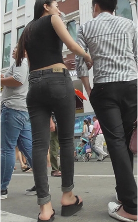 牛仔裤小妹