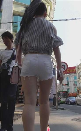4K - 街拍跟拍马尾辫美眉 [551 MB]