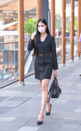 制服高跟鞋美女 [16P]