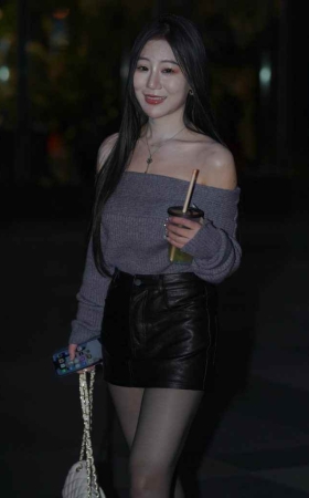 时尚黑色皮短裤 [154P-2.35GB]