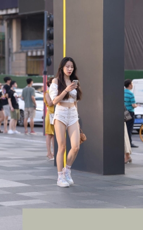 性感的清凉热裤美女3A8218[2.23G]