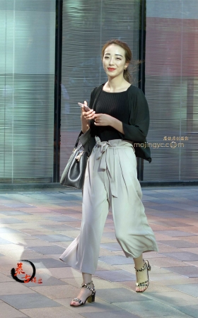 8-3 肥裤靓女 [10P]