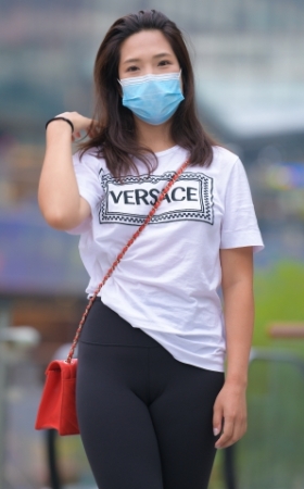 紧身裤美女