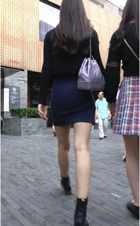 连体包臀裙小姐姐