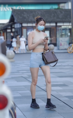 热裤紧牛