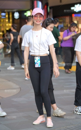 害羞爱笑的黑色紧身** [26P]