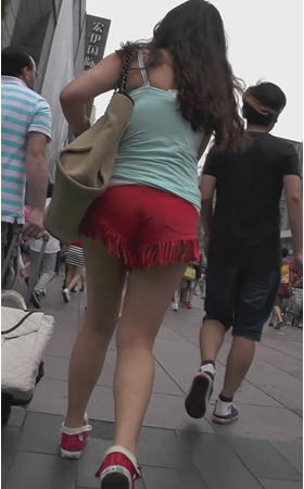 红色热裤妹子